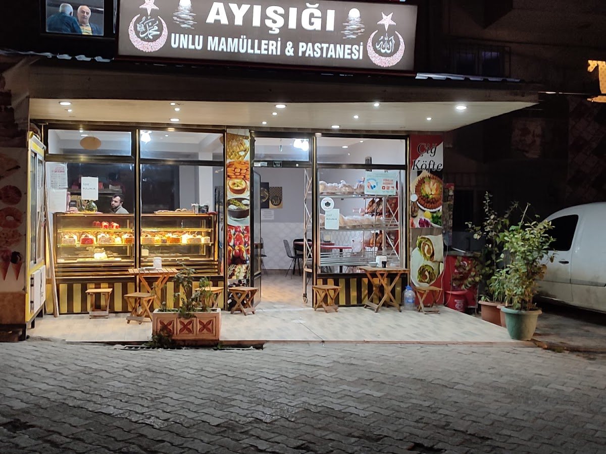 AYIŞIĞI UNLU MAMÜLLERİ VE ÖMER USTA ÇİĞKÖFTE