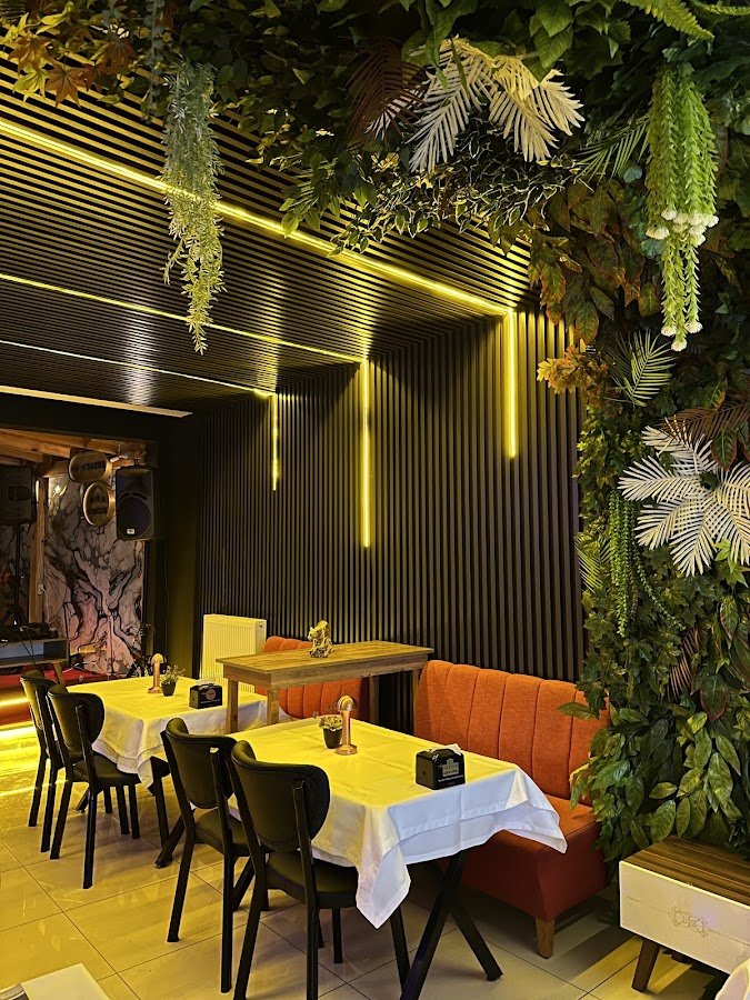 Moni Garden Restoran