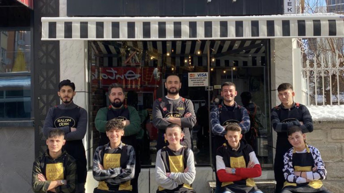 Salon Çiçek Erkek Kuaförü
