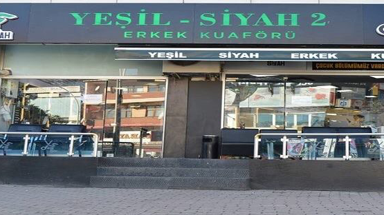 Yeşil Siyah Erkek Kuaforü