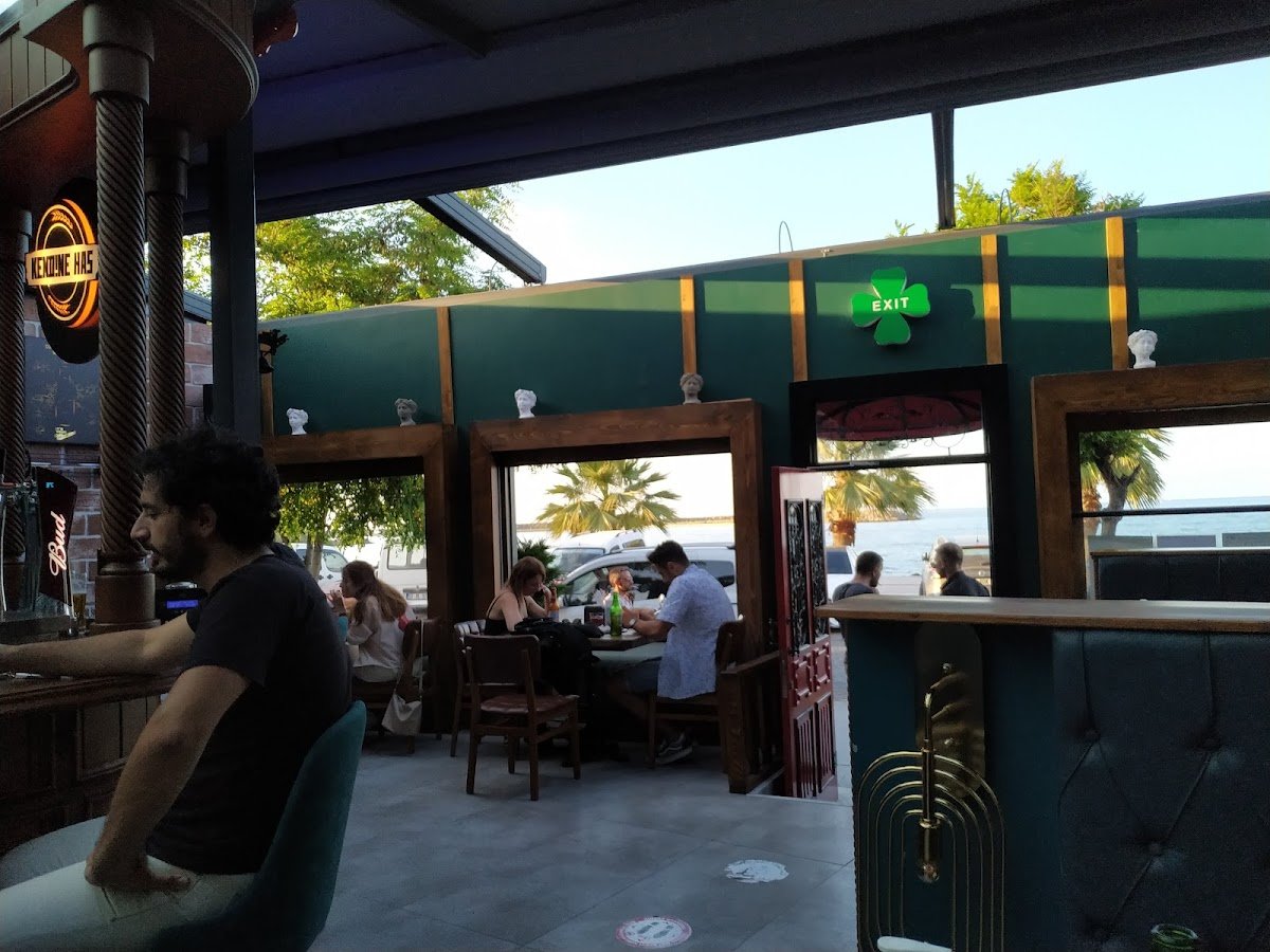 Jimmy James Bar - Fine Beer & Barbeque