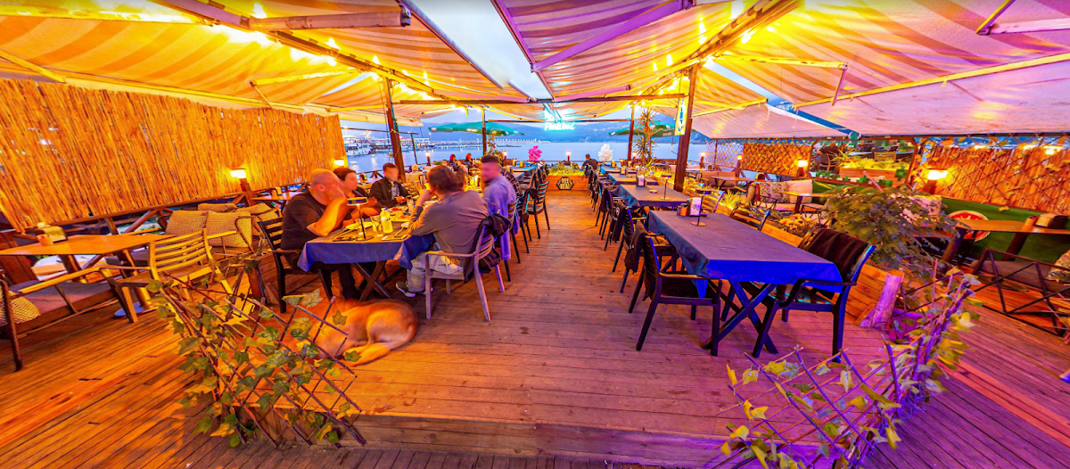 Pıerwood Cafe