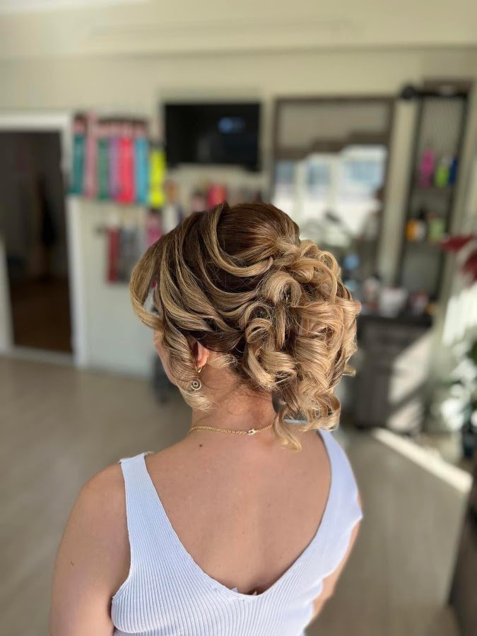 Zekiye Aydın Kuaför ve Güzellik Salonu