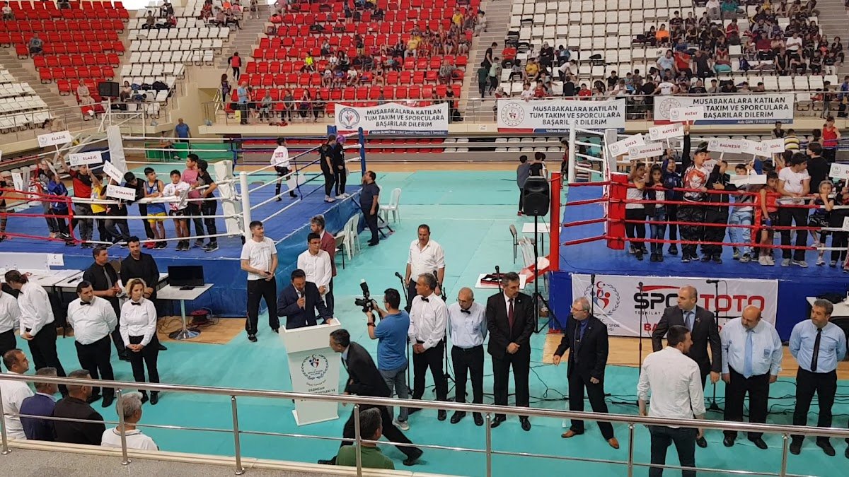 Yıldırım Akbulut Kapalı Spor Salonu