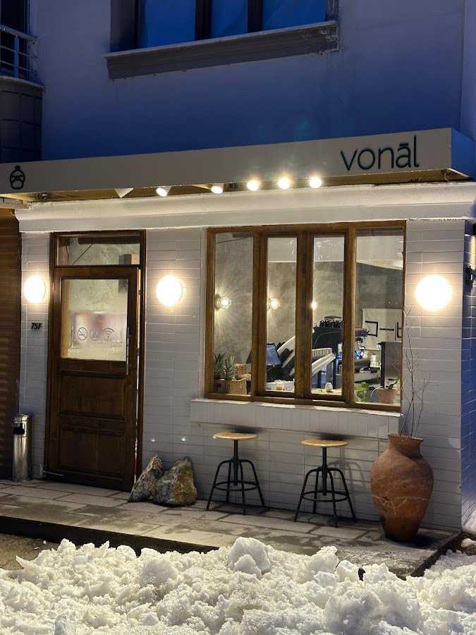 Vonal Coffee Shop - Feribot