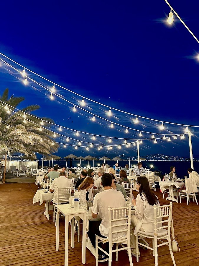 Teos Kınalıada Beach & Restaurant