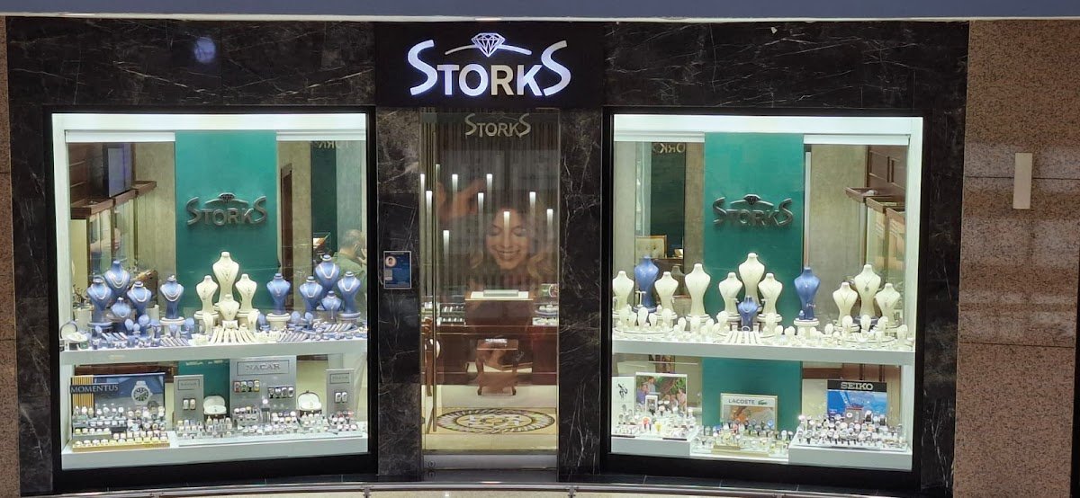 Storks Diamond