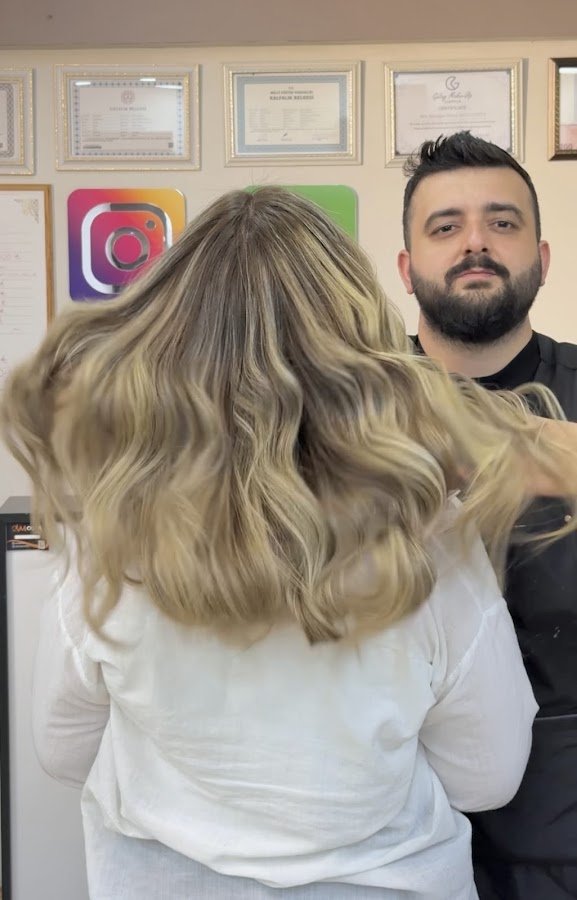 Moda Bayan Kuaförü