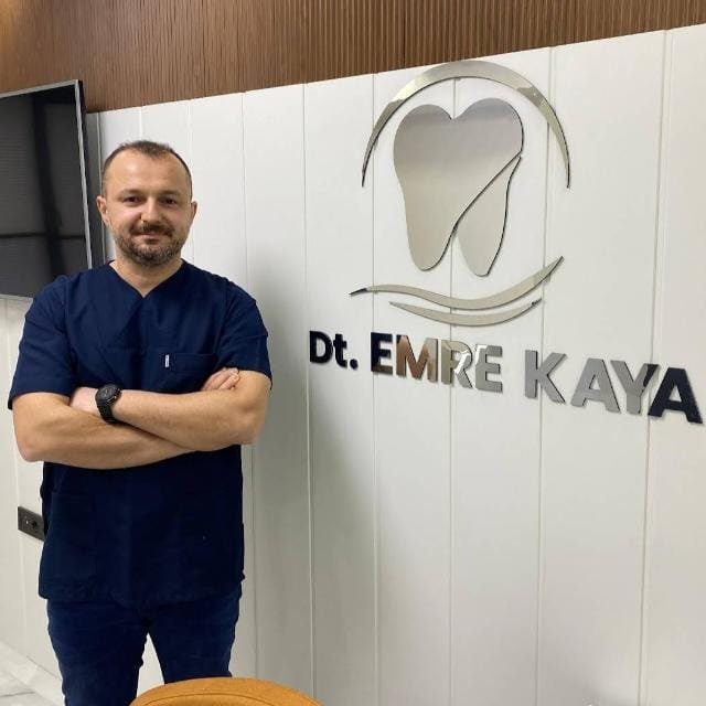 Diş Hekimi Emre Kaya