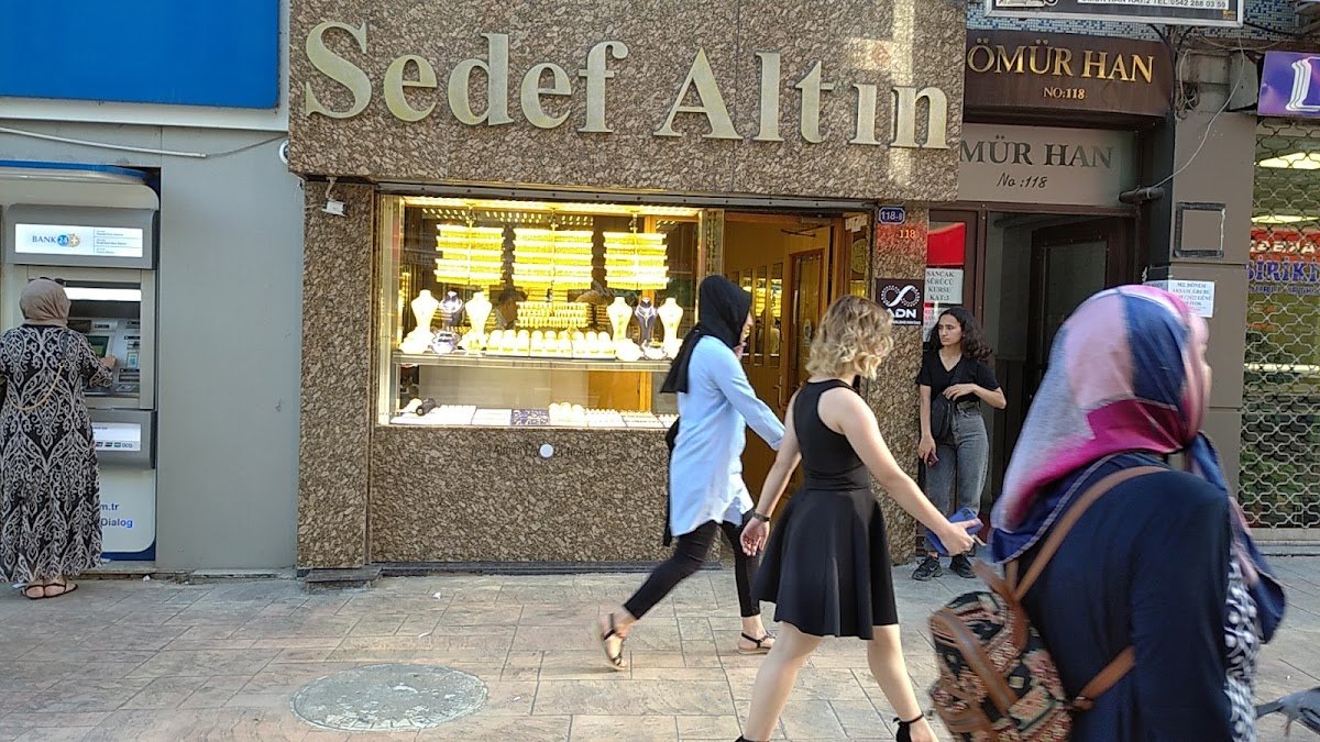 Sedef Altın
