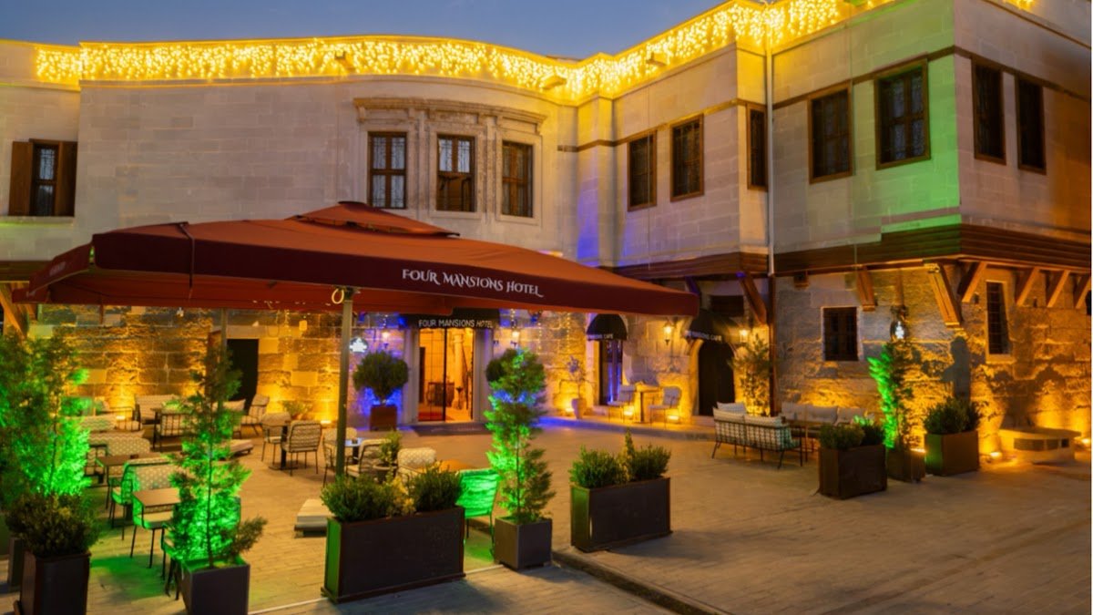 Four Mansions Hotel