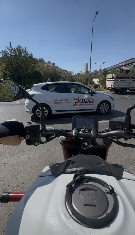 Karşıyaka Deniz Sürücü Kursu - Motosiklet ve Otomobil Ehliyetleri