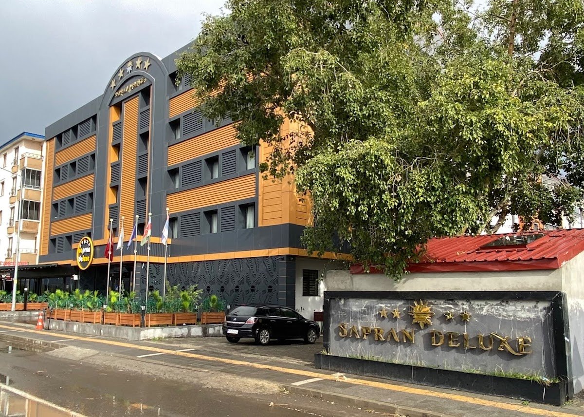 Sapran Deluxe Hotel