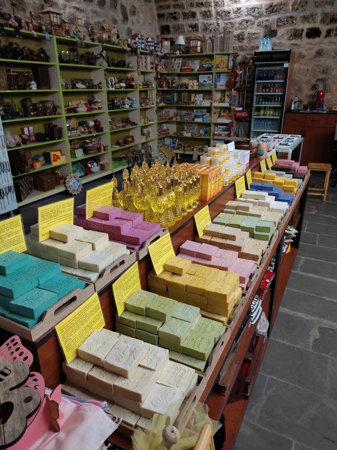 Deve Hanı El Sanatları & Cafe