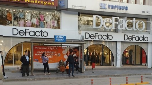 Defacto