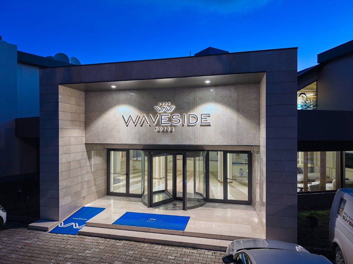 Waveside Hotel