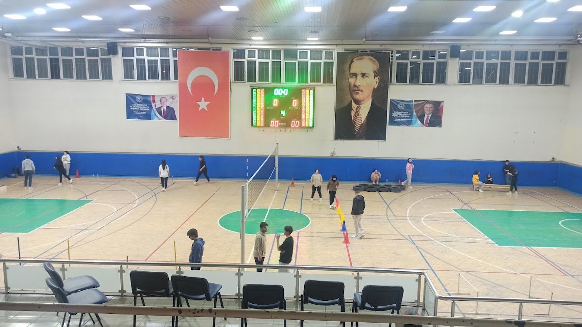 Kapalı Spor Salonu