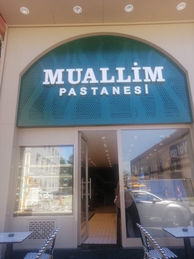 Muallim Pastanesi