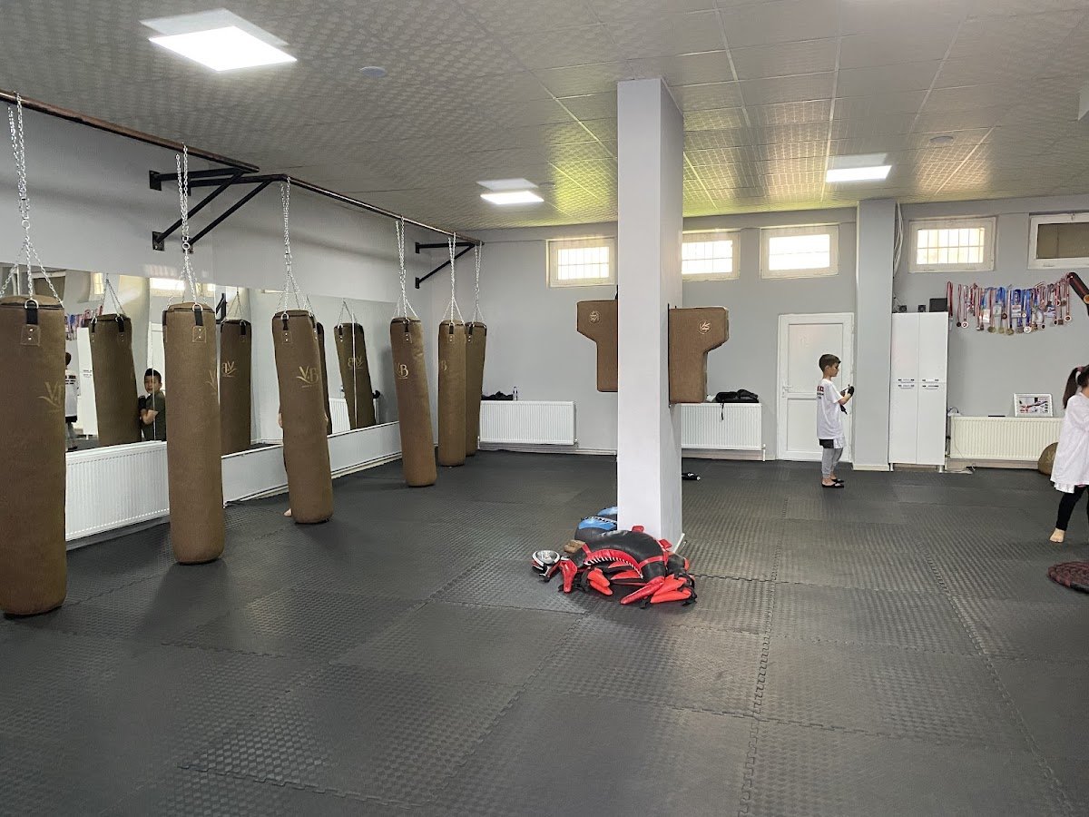 V&B Sports Club