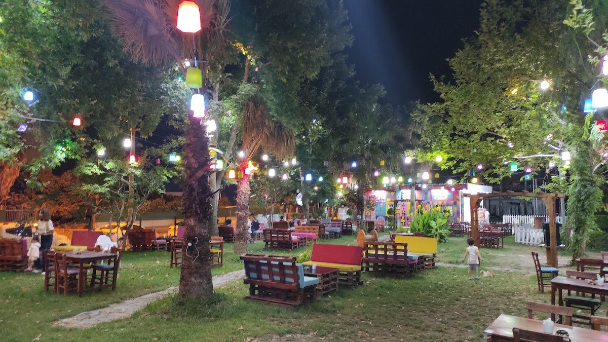 Arpacı Tesisleri Düğün Salonları ve Cafe