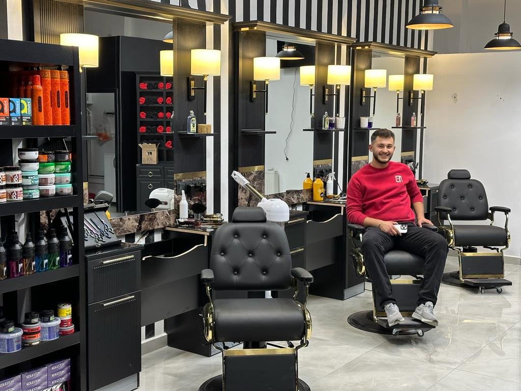 Hüseyin Tekdemir Hair Studio Erkek Kuaförü