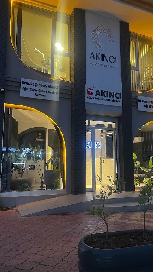 Ağız Diş ve Çene Cerrahı Uzmanı Çağatay Akıncı