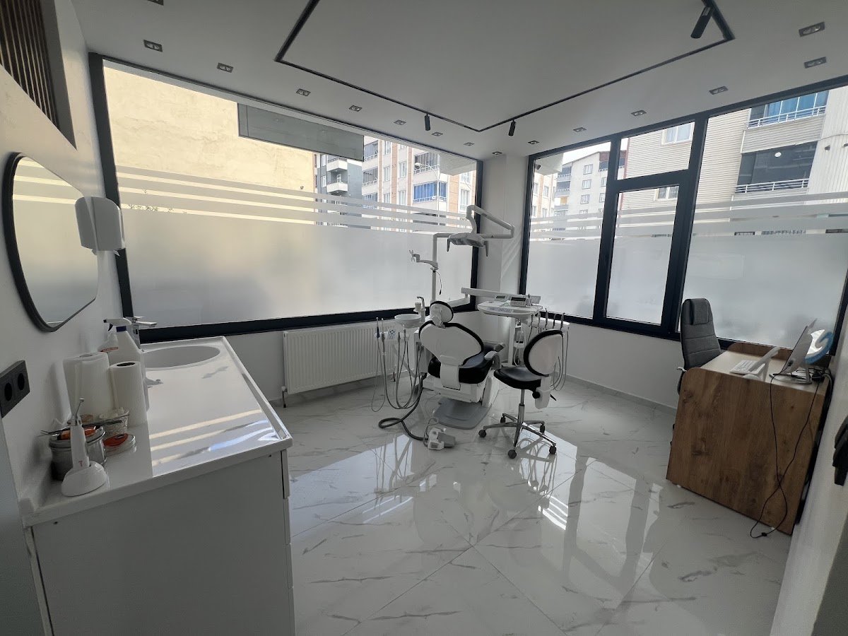 Diş Hekimi Kamuran Türkmen (Dent Ofis)