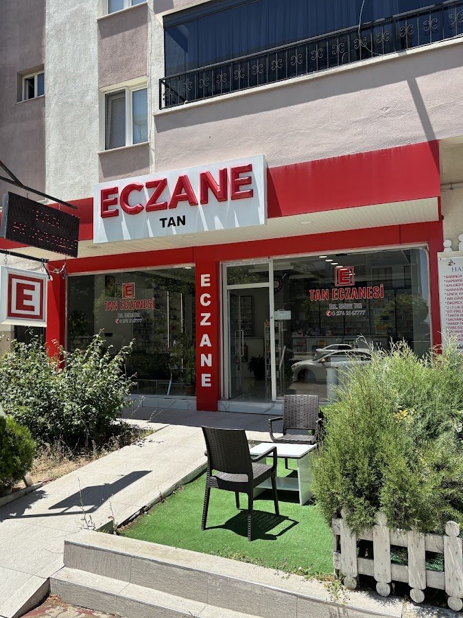 Tan Eczanesi
