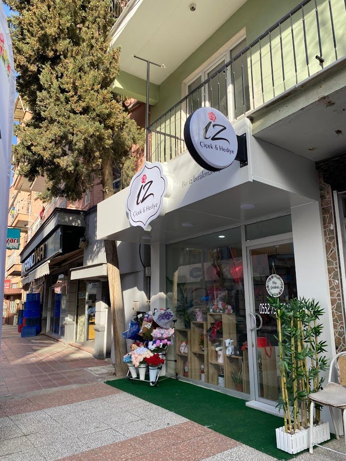 Uşak İz Çiçek & Hediye