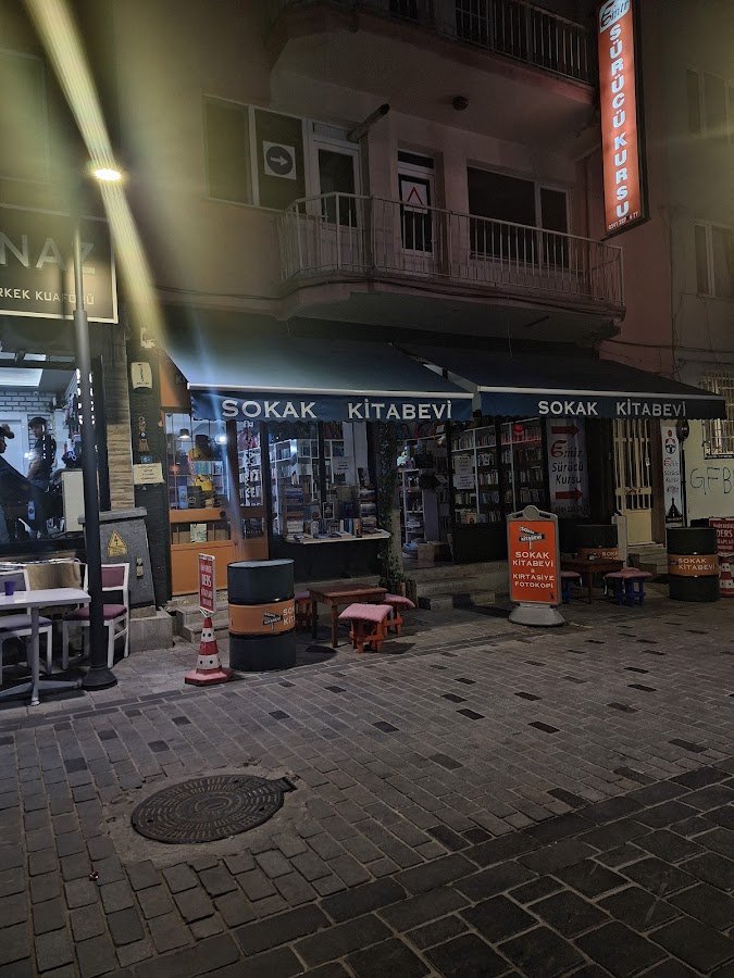 Sokak Kitabevi