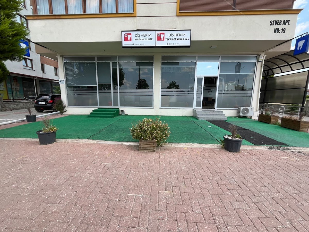 Diş Hekimi Tevfik Ozan Gülhan Uşak