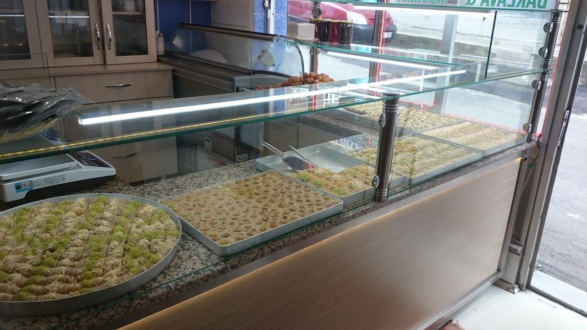 Meşhur Hacıbaba K.Maraş Tatlıcısı (Eski Menzil Baklava )