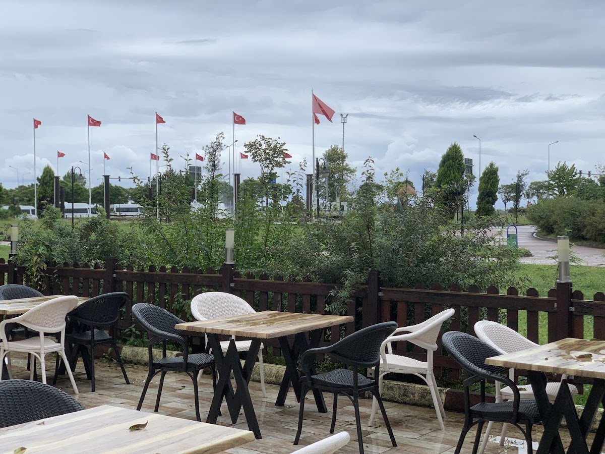 Loca Restaurant & Cafe