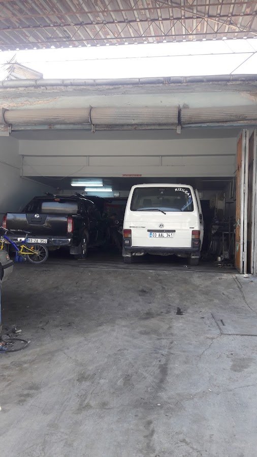 Zekiler Oto Özel Servis Hakan Demirayak Mercedes BMW Mitsubishi Volswagen Afyon