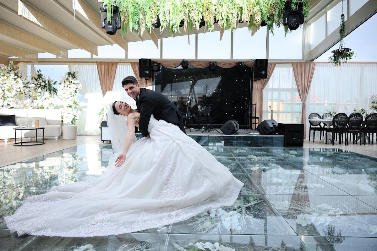 Mona Wedding