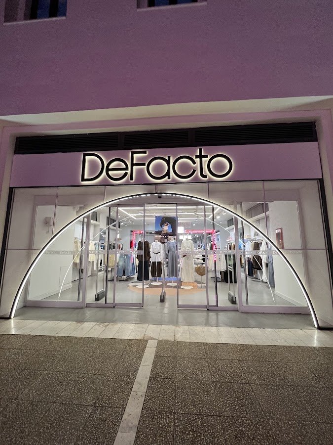 Defacto