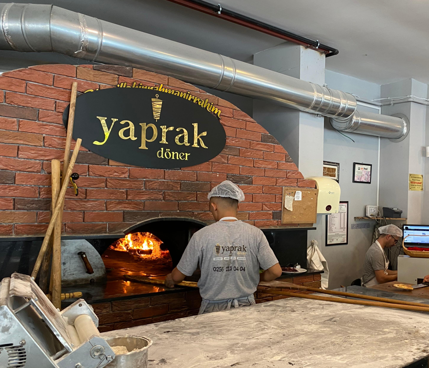 Yaprak Döner 09