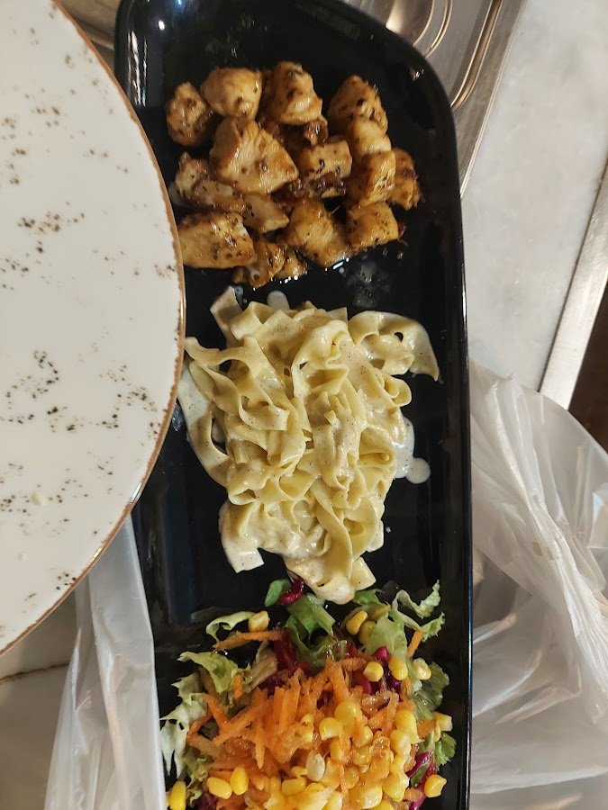 Via Mia Makarna-Tavuk&Ella Cafe