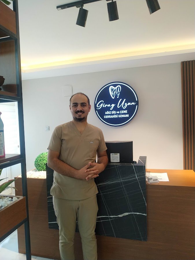 Uzman Diş Hekimi Giray Uzun Çene Cerrahı