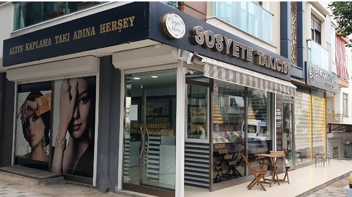Sosyete Takıcısı