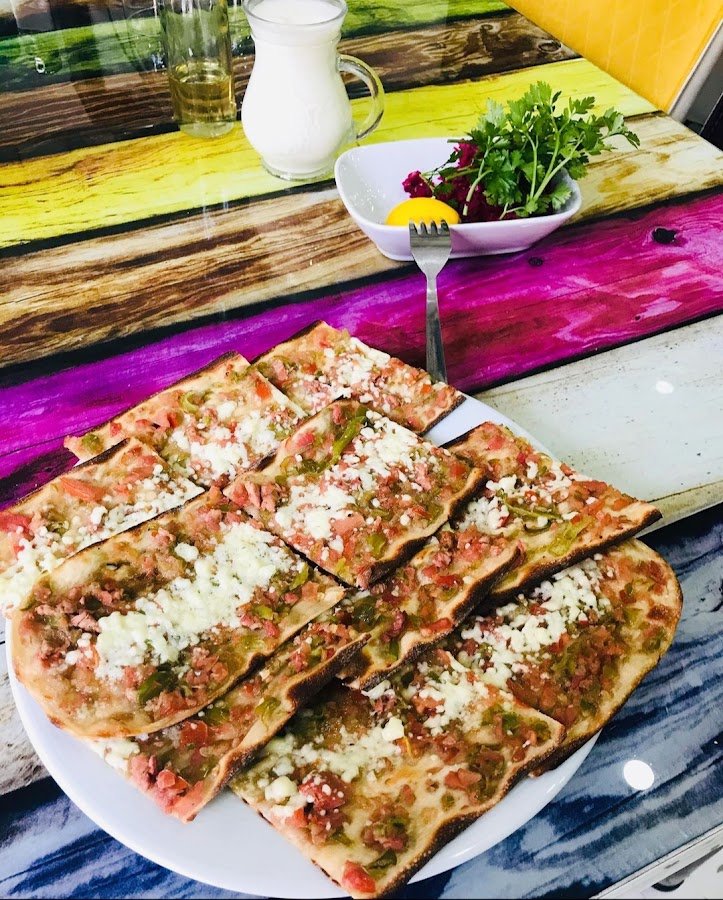 Sosslu Dürüm & Mevlana Etli Ekmek