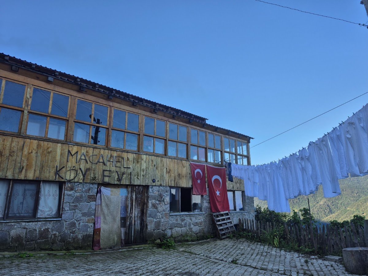 Macahel Köy Evi