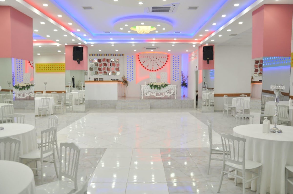 Gökkuşağı Balo Salonu