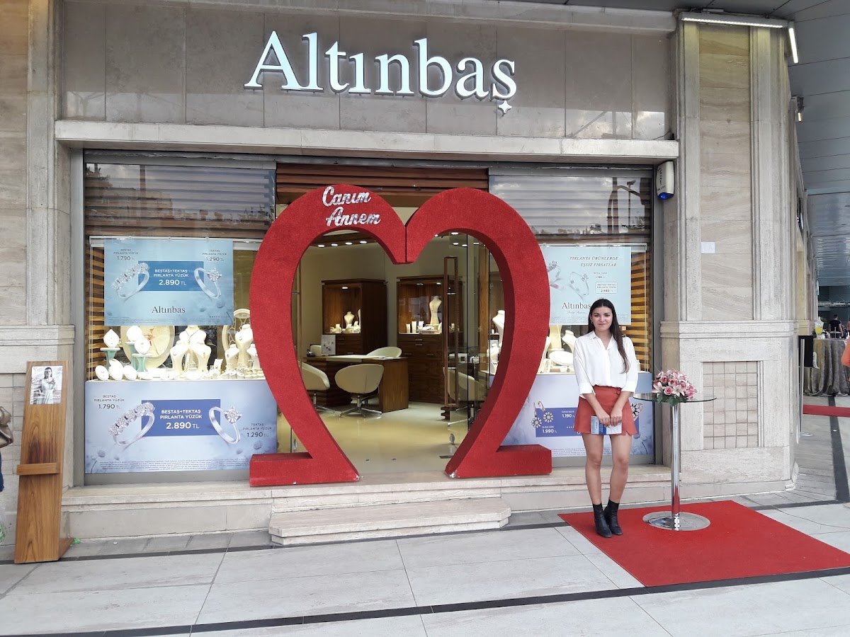 Altınbaş Laura AVM