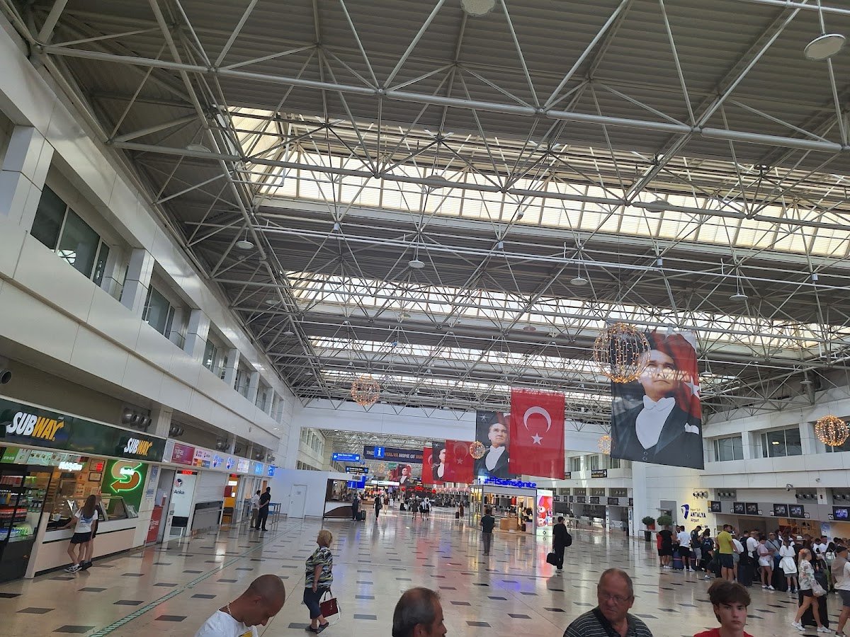 Avis Antalya Havalimanı