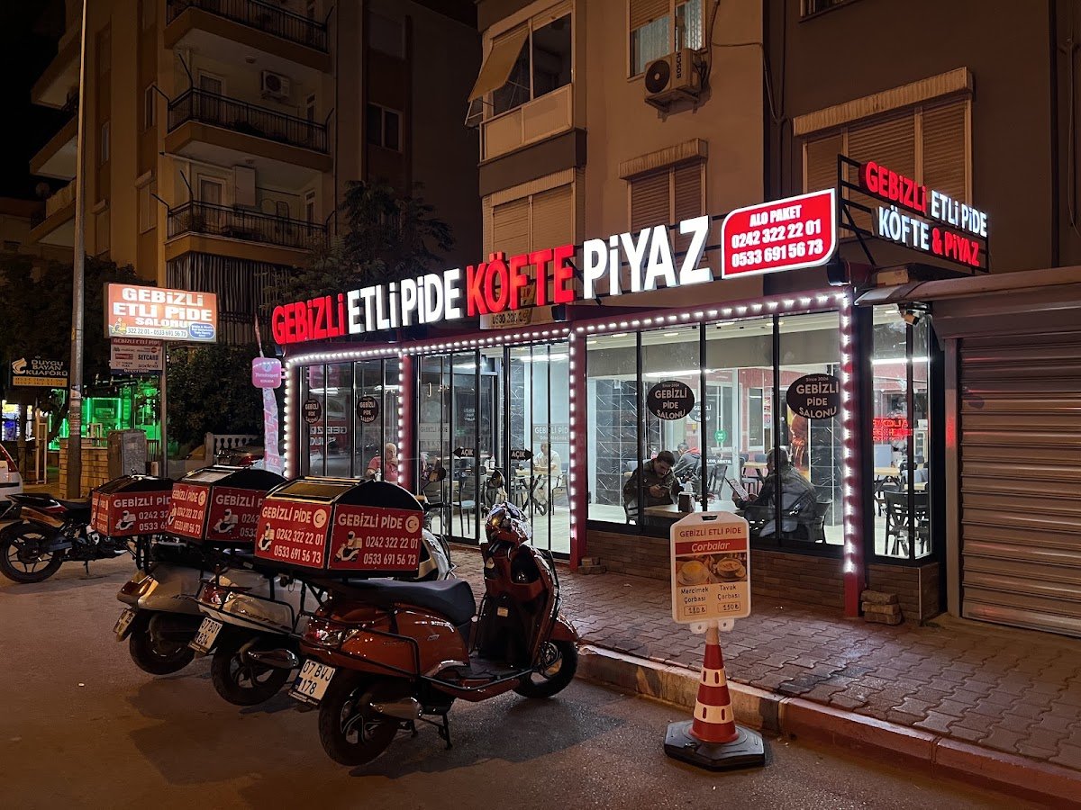 Gebizli Etli Pide & Köfte Piyaz & Kebap