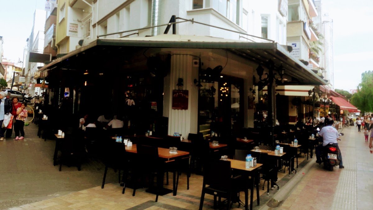 Lezzet Lokantası