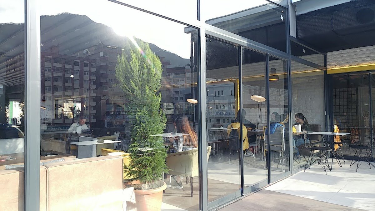 Yoyo Cafe