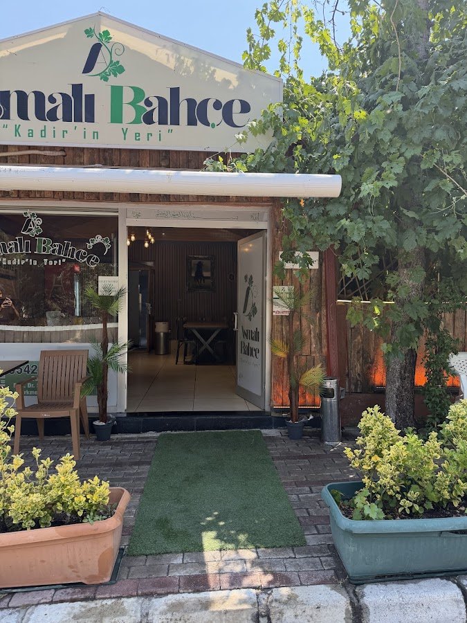 Asmalı Bahçe Yaprak Ciger Köfte Sucuk