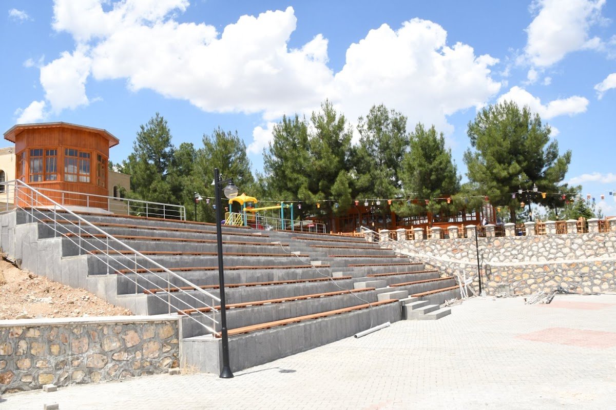 Adyü Kale ve Kafe